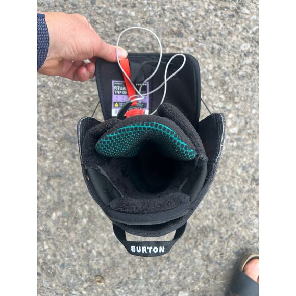 Burton Women's Ritual double BOA® Snowboard Boots step on size 9 winter EUC - Picture 3 of 8